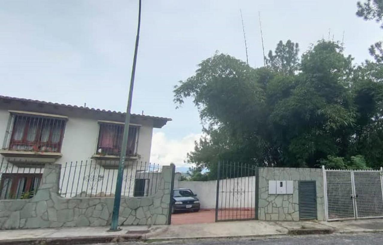 Sorokaima Hotel Caracas Exterior photo